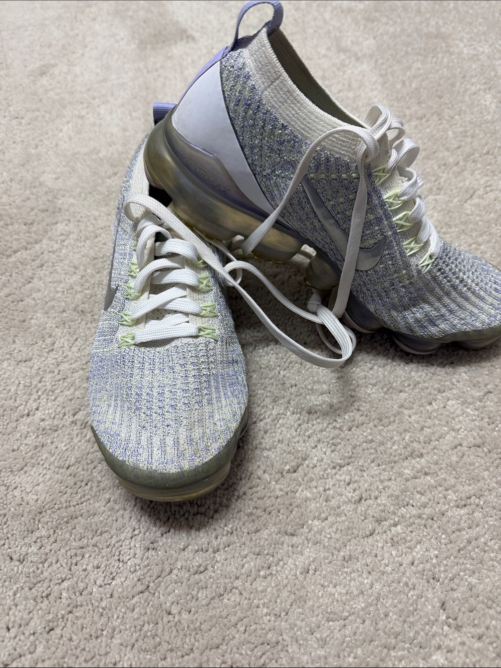 Nike Women's Light Gray and Lavender Vapormax Running Shoes - Picture 2 of 6
